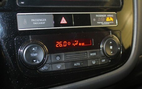 Mitsubishi Outlander III рестайлинг 3, 2019 год, 2 100 000 рублей, 13 фотография