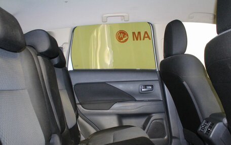 Mitsubishi Outlander III рестайлинг 3, 2019 год, 2 100 000 рублей, 11 фотография