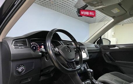 Volkswagen Tiguan II, 2018 год, 2 312 000 рублей, 15 фотография