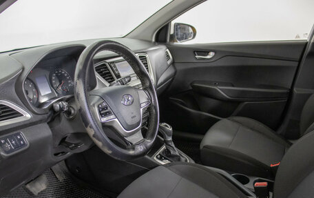 Hyundai Solaris II рестайлинг, 2021 год, 990 000 рублей, 10 фотография