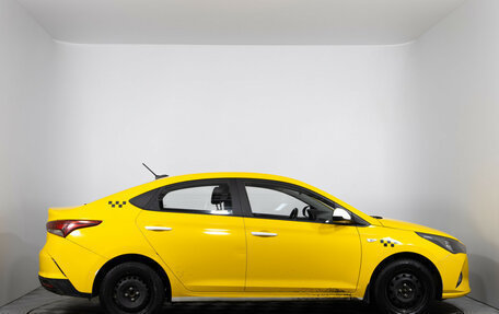 Hyundai Solaris II рестайлинг, 2021 год, 990 000 рублей, 4 фотография