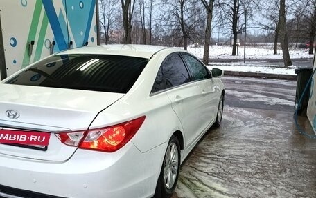 Hyundai Sonata VI, 2011 год, 650 000 рублей, 5 фотография