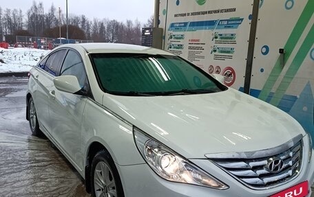 Hyundai Sonata VI, 2011 год, 650 000 рублей, 2 фотография