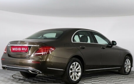 Mercedes-Benz E-Класс, 2017 год, 3 247 000 рублей, 5 фотография