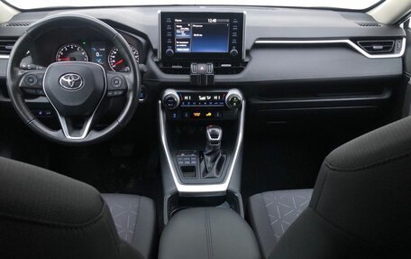 Toyota RAV4, 2021 год, 3 720 000 рублей, 12 фотография