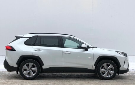 Toyota RAV4, 2021 год, 3 720 000 рублей, 4 фотография