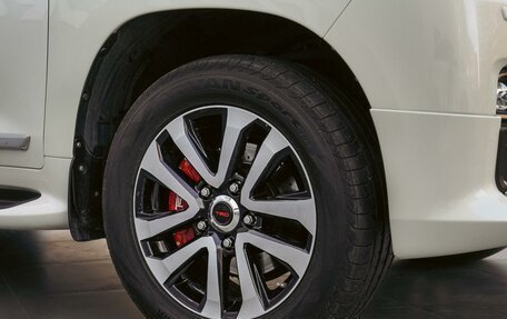 Toyota Land Cruiser 200, 2019 год, 8 900 000 рублей, 8 фотография