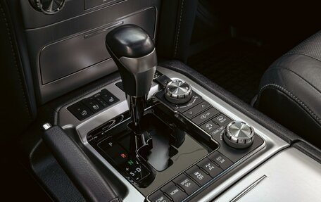 Toyota Land Cruiser 200, 2019 год, 8 900 000 рублей, 18 фотография