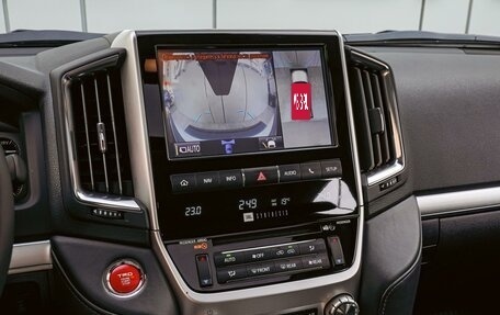 Toyota Land Cruiser 200, 2019 год, 8 900 000 рублей, 21 фотография