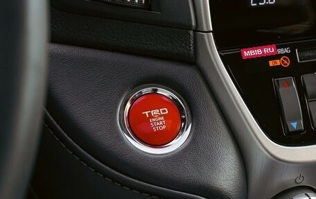 Toyota Land Cruiser 200, 2019 год, 8 900 000 рублей, 26 фотография