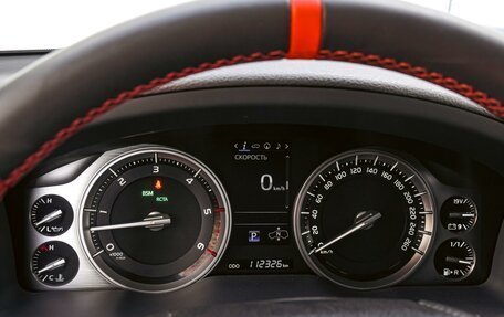 Toyota Land Cruiser 200, 2019 год, 8 900 000 рублей, 30 фотография