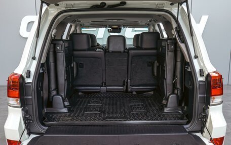 Toyota Land Cruiser 200, 2019 год, 8 900 000 рублей, 33 фотография