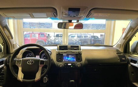 Toyota Land Cruiser Prado 150 рестайлинг 2, 2015 год, 3 599 000 рублей, 12 фотография