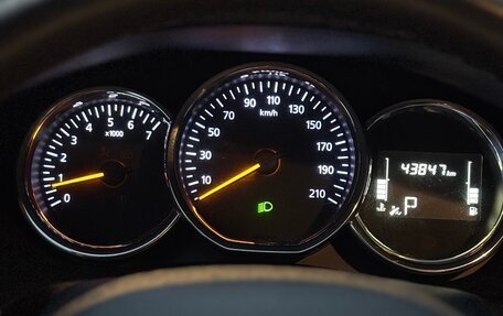 Renault Logan II, 2019 год, 1 295 000 рублей, 10 фотография