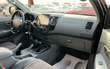 Toyota Hilux VII, 2010 год, 2 149 900 рублей, 12 фотография