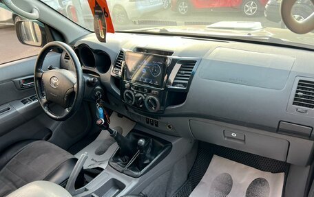 Toyota Hilux VII, 2010 год, 2 149 900 рублей, 13 фотография