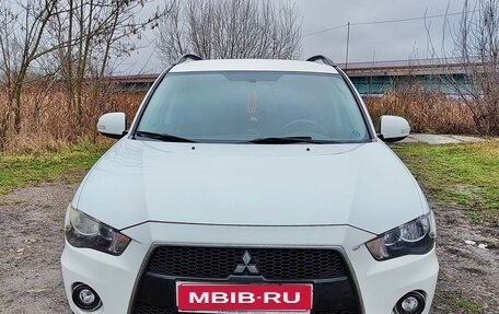 Mitsubishi Outlander III рестайлинг 3, 2010 год, 1 500 000 рублей, 1 фотография