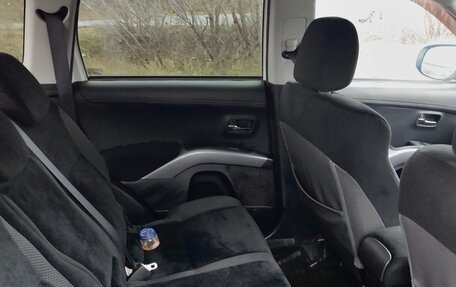 Mitsubishi Outlander III рестайлинг 3, 2010 год, 1 500 000 рублей, 10 фотография