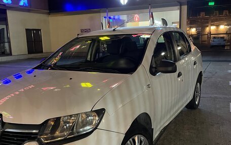 Renault Logan II, 2016 год, 380 000 рублей, 2 фотография