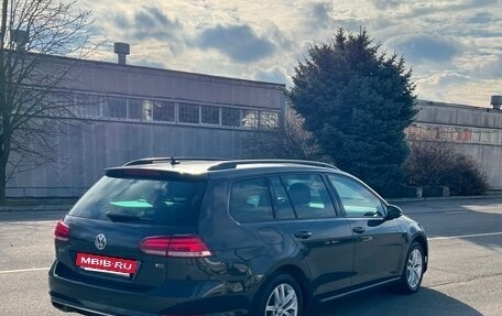 Volkswagen Golf VII, 2017 год, 1 530 000 рублей, 3 фотография