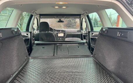 Volkswagen Golf VII, 2017 год, 1 530 000 рублей, 26 фотография