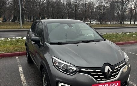 Renault Kaptur I рестайлинг, 2021 год, 1 800 000 рублей, 2 фотография