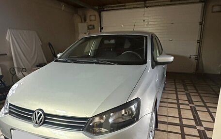 Volkswagen Polo VI (EU Market), 2012 год, 690 000 рублей, 2 фотография