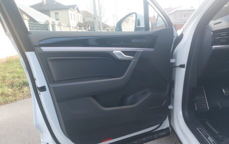 Volkswagen Touareg III, 2019 год, 5 850 000 рублей, 10 фотография