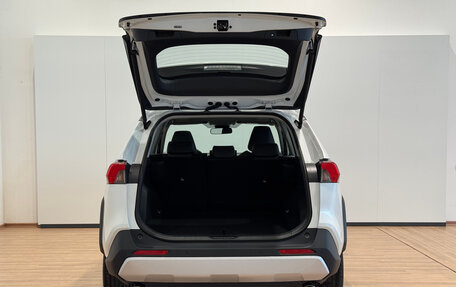 Toyota RAV4, 2025 год, 4 350 000 рублей, 9 фотография