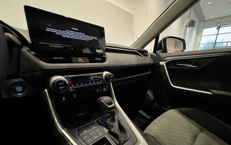 Toyota RAV4, 2025 год, 4 350 000 рублей, 17 фотография