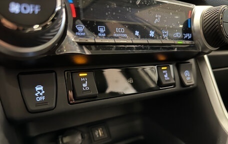 Toyota RAV4, 2025 год, 4 350 000 рублей, 21 фотография