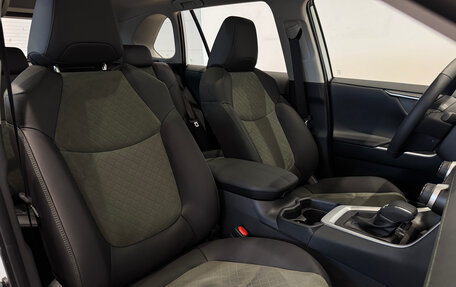 Toyota RAV4, 2025 год, 4 350 000 рублей, 28 фотография