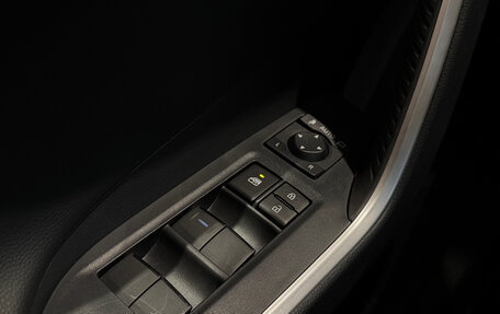 Toyota RAV4, 2025 год, 4 350 000 рублей, 24 фотография