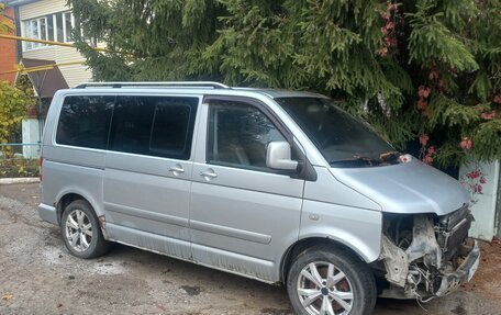 Volkswagen Multivan T5, 2005 год, 900 000 рублей, 1 фотография