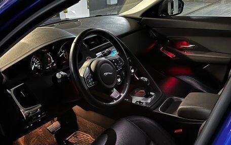 Jaguar E-Pace, 2018 год, 3 150 000 рублей, 7 фотография