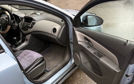 Chevrolet Cruze II, 2010 год, 350 000 рублей, 4 фотография