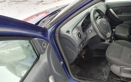 Renault Logan II, 2016 год, 650 000 рублей, 10 фотография