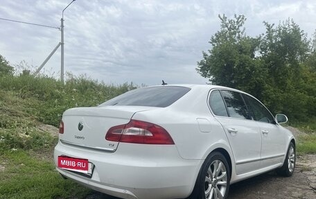 Skoda Superb III рестайлинг, 2010 год, 1 100 000 рублей, 24 фотография