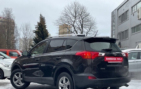 Toyota RAV4, 2015 год, 1 899 000 рублей, 4 фотография