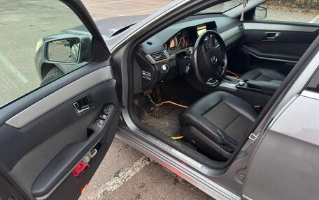 Mercedes-Benz E-Класс, 2009 год, 800 000 рублей, 11 фотография