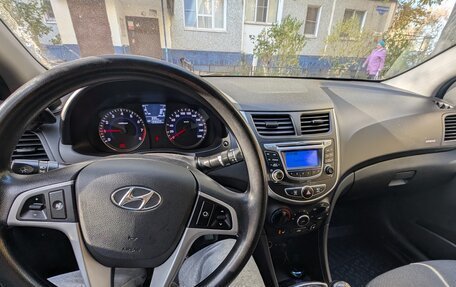 Hyundai Solaris II рестайлинг, 2014 год, 900 000 рублей, 4 фотография