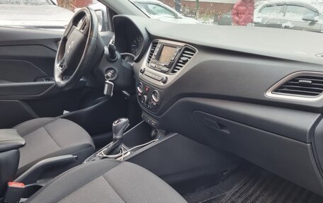 Hyundai Solaris II рестайлинг, 2017 год, 1 200 000 рублей, 4 фотография