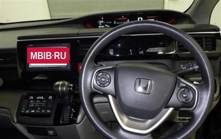 Honda Stepwgn IV, 2016 год, 1 200 000 рублей, 5 фотография