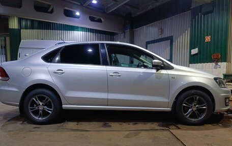 Volkswagen Polo VI (EU Market), 2016 год, 1 050 000 рублей, 3 фотография