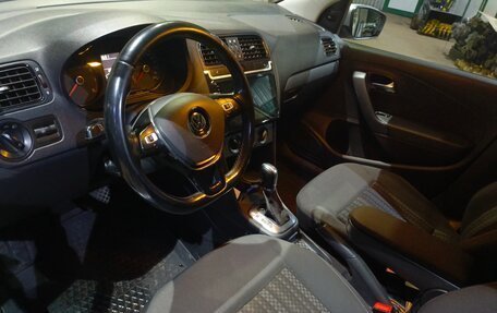 Volkswagen Polo VI (EU Market), 2016 год, 1 050 000 рублей, 8 фотография