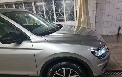 Volkswagen Tiguan II, 2019 год, 2 700 000 рублей, 1 фотография