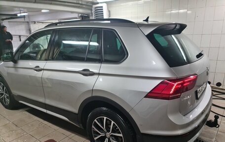 Volkswagen Tiguan II, 2019 год, 2 700 000 рублей, 3 фотография