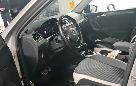 Volkswagen Tiguan II, 2019 год, 2 700 000 рублей, 9 фотография