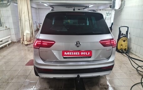 Volkswagen Tiguan II, 2019 год, 2 700 000 рублей, 4 фотография