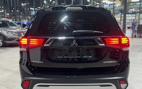 Mitsubishi Outlander III рестайлинг 3, 2019 год, 2 248 000 рублей, 6 фотография